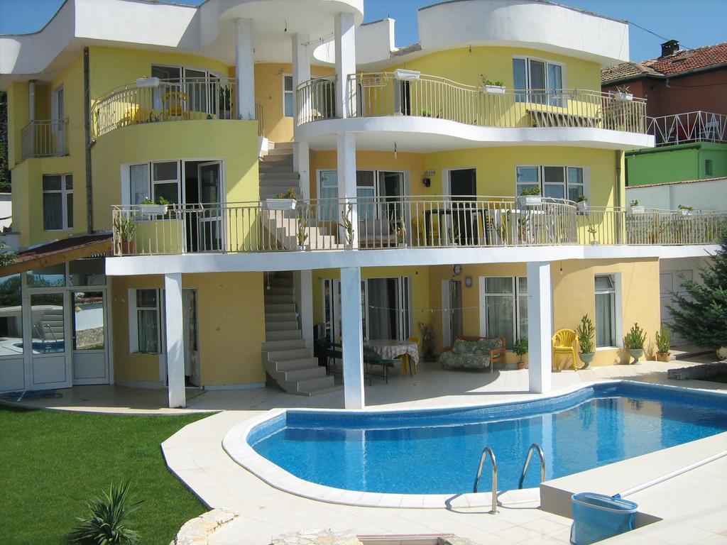 Eli Guest House Balchik Exterior photo